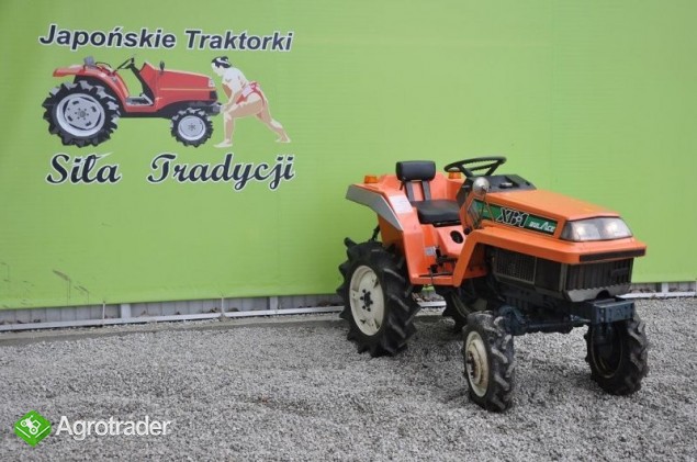 Traktorek Kubota XB1 4x4 12KM