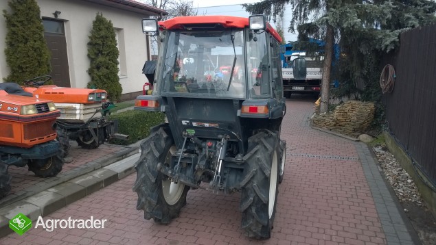 Kubota GL 241 traktor ogrodniczy - zdjęcie 4