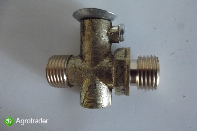 Kranik paliwa URSUS C 330/ C 360 - zdjęcie 1